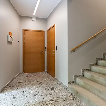 Self-check-in 2 Bedroom With A Terrace And Free Parking Apartment *