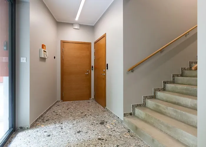 Self-check-in 2 Bedroom With A Terrace And Free Parking Lägenhet *